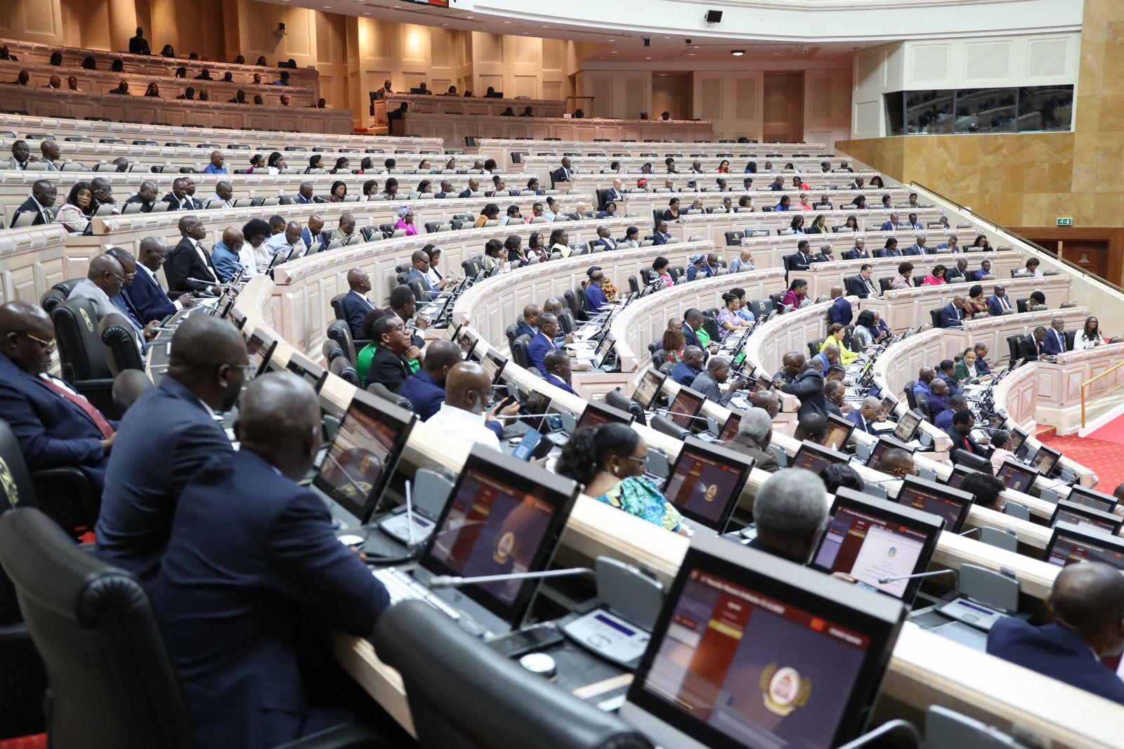 Angola aprova nova Lei contra Informações Falsas na Internet